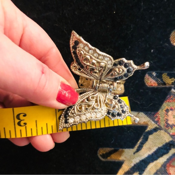 SILVER clear Rhinestone butterfly Hair clamps set of two like new - Picture 14 of 16